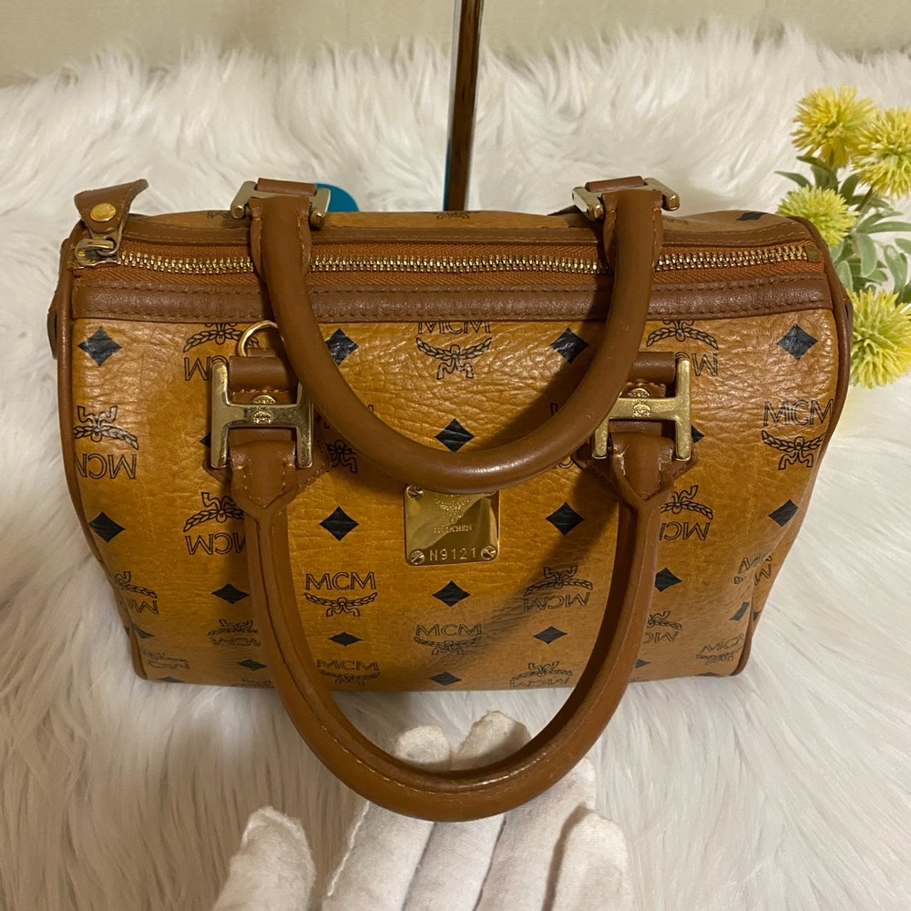Authentic Mcm Congac Boston - Picture 5 of 15